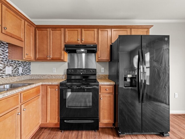 Building Photo - Boyington Place End Unit