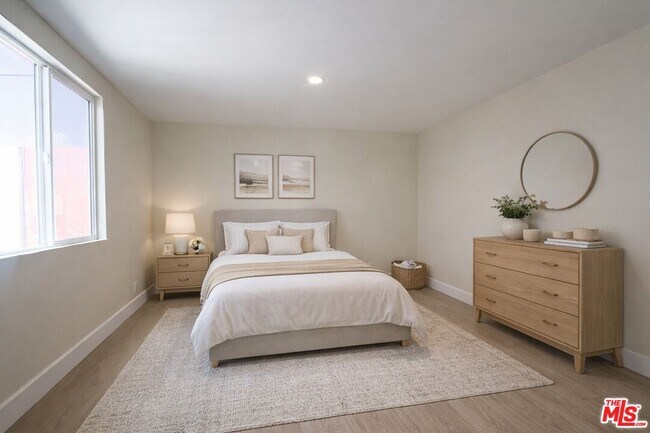 Building Photo - 2718 W 70th St