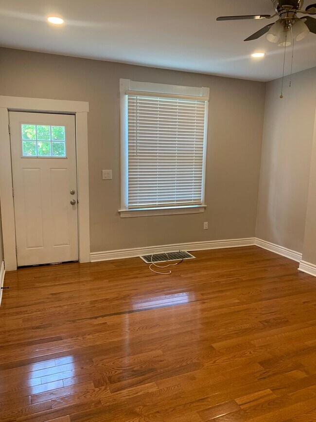 Building Photo - 142-144 W. Norwich Ave.