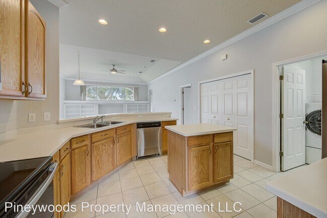 Building Photo - 4 br, 2 bath House - 1016 Sweet Breeze Drive