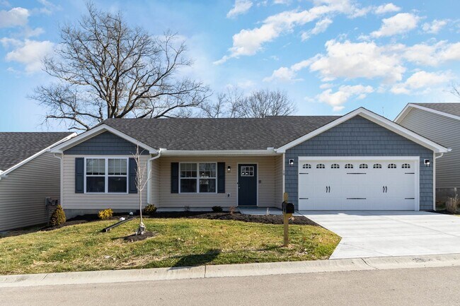 Building Photo - Fully Furnished Short-term rental Includes internet, cable, washer, dryer, etc