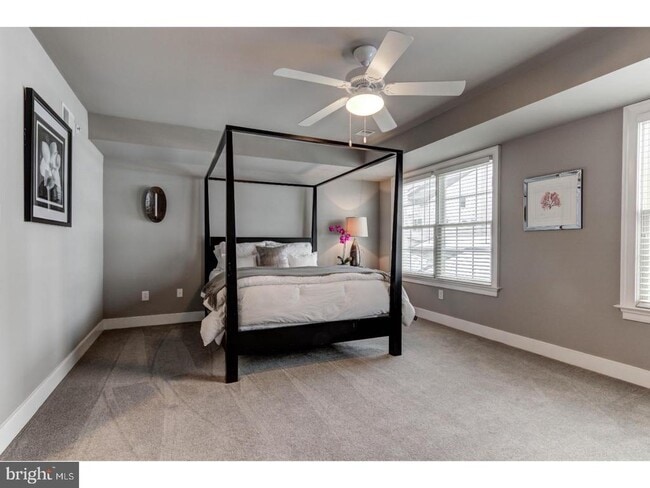 Building Photo - 602 D St