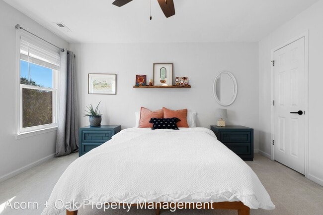 Building Photo - 4 br, 2.5 bath House - 5 Beech Slope Way