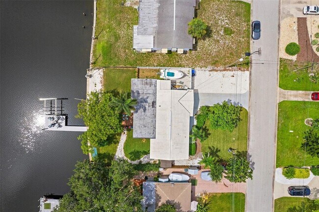 Building Photo - 9298 Sun Isle Dr NE