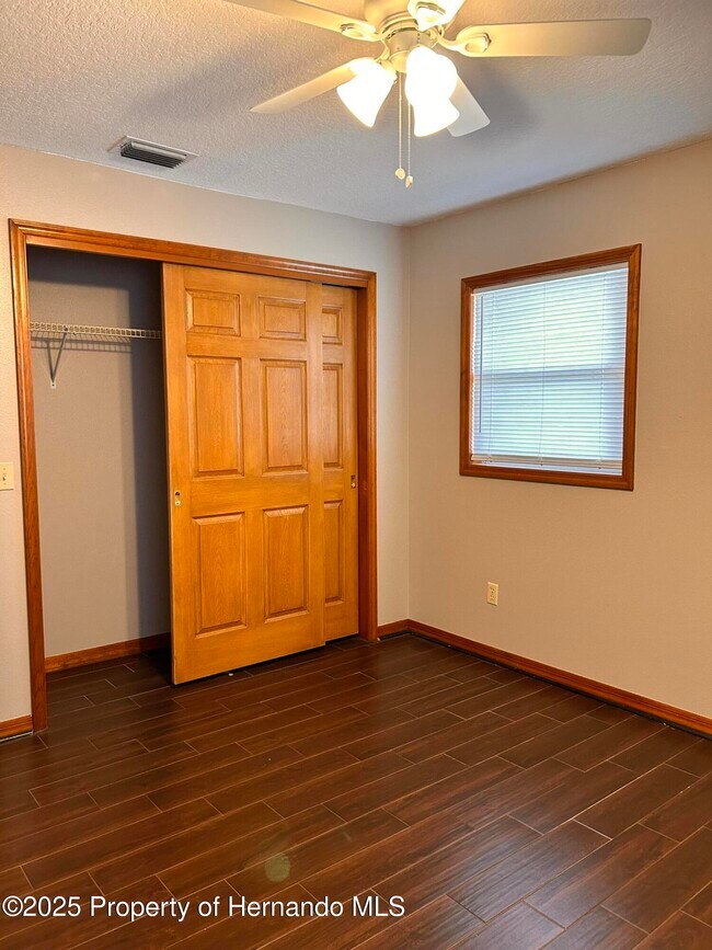 Building Photo - 2284 Champlain Ave