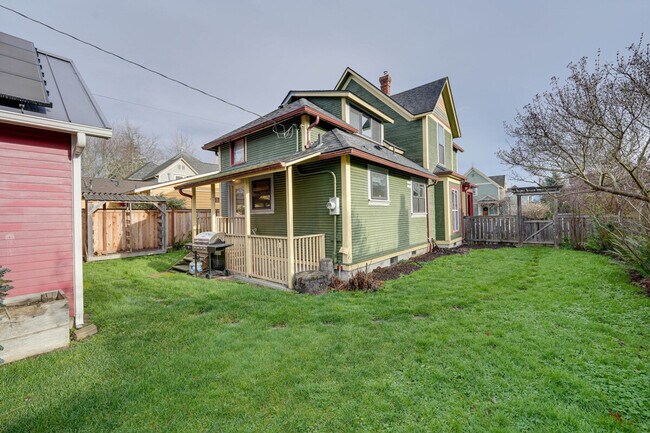 Building Photo - 2323 Elizabeth St