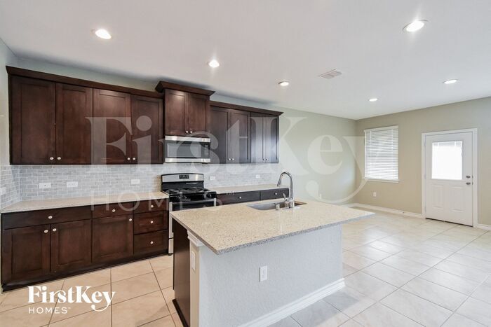 Building Photo - 10339 Rosalina Lp