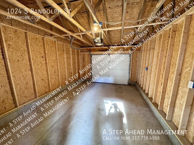 Building Photo - 1024 S Randolph St
