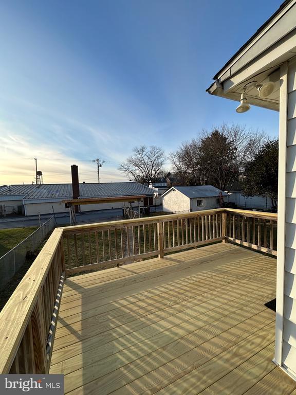 Building Photo - 424 Center St