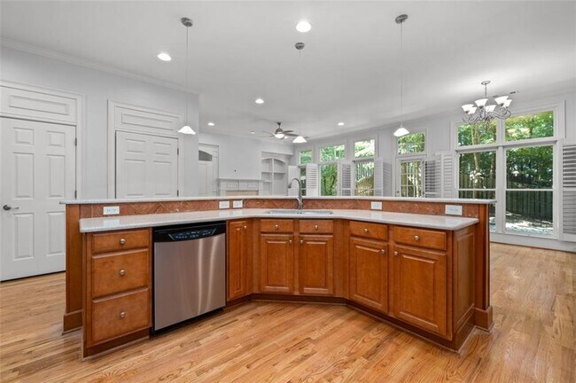 Building Photo - 6245 Spalding Dr