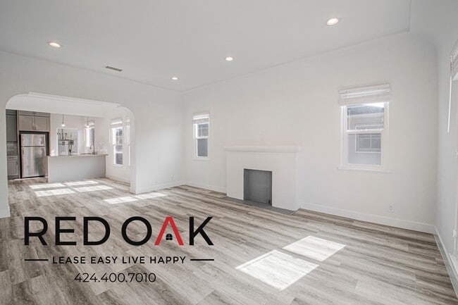 Primary Photo - 330 N Genesee Ave