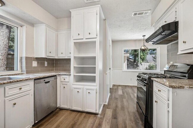 Building Photo - 23410 Earlmist Dr