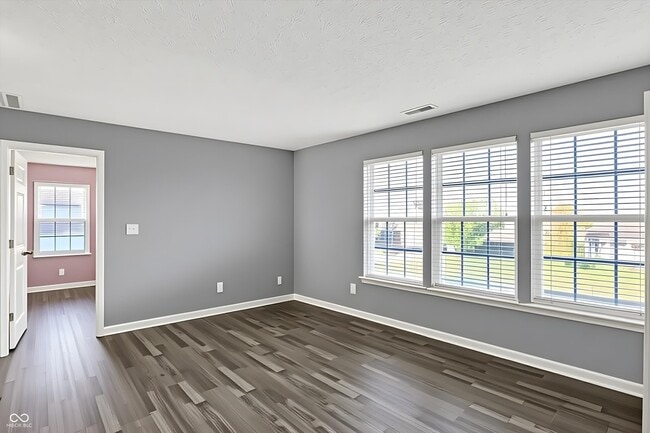 Building Photo - 2161 Silver Rose Dr