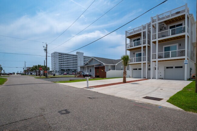 Building Photo - PLAN AND SECURE YOUR WINTER GETAWAY NOW