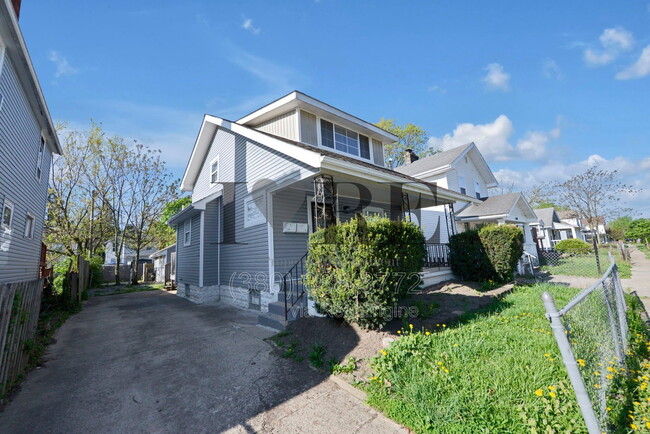 Building Photo - 1555 Myrtle Ave