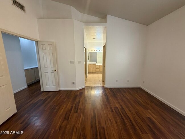 Building Photo - 998 E Mission Dr