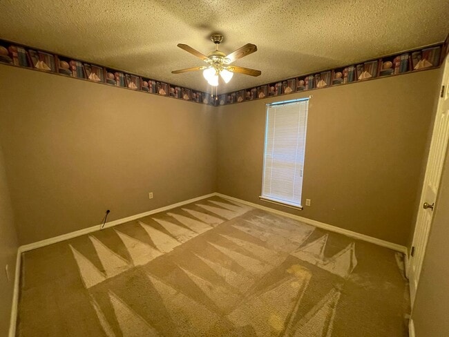 Building Photo - Large Brick Home In Desirable "Huntington ...
