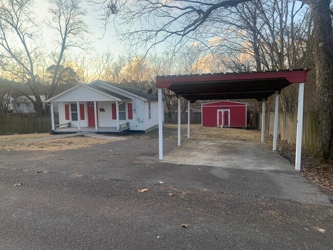 Primary Photo - 635 Ledford Rd NE