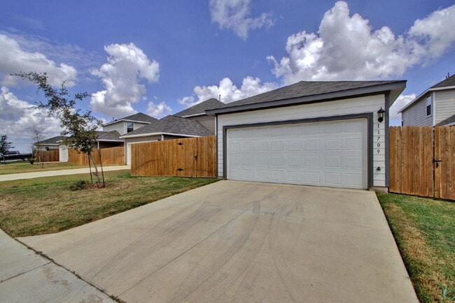 Building Photo - 11709 Prado Ranch Blvd