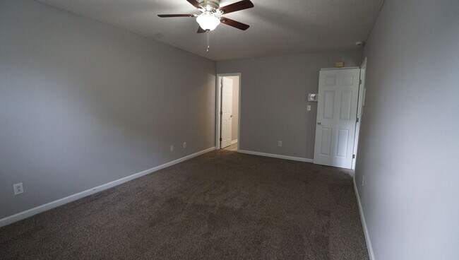 Building Photo - 103 Eastgate Dr