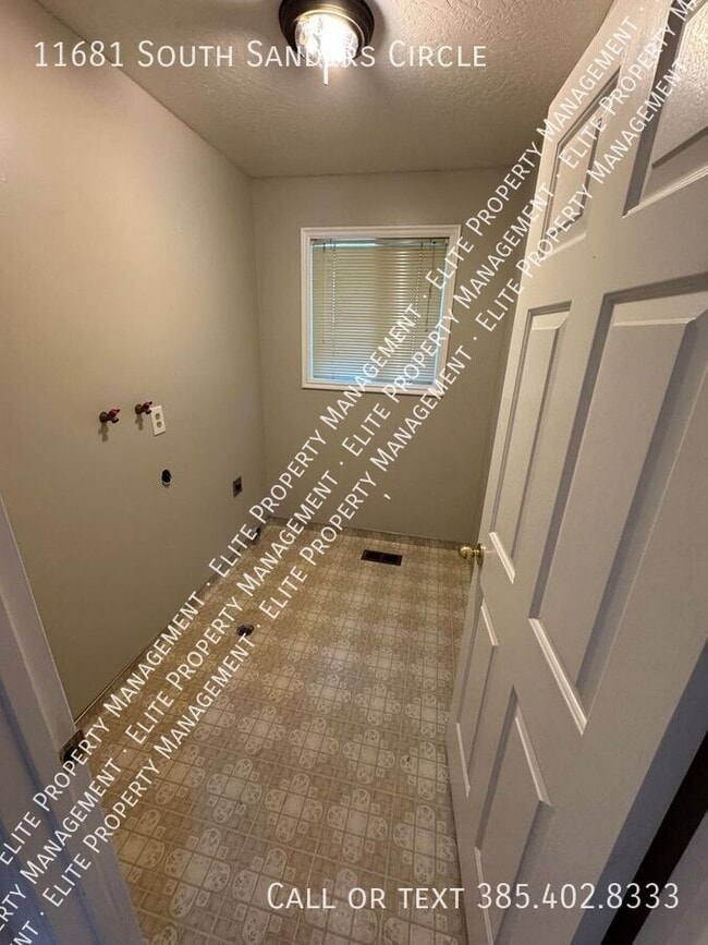 Building Photo - 11681 Sanders Cir