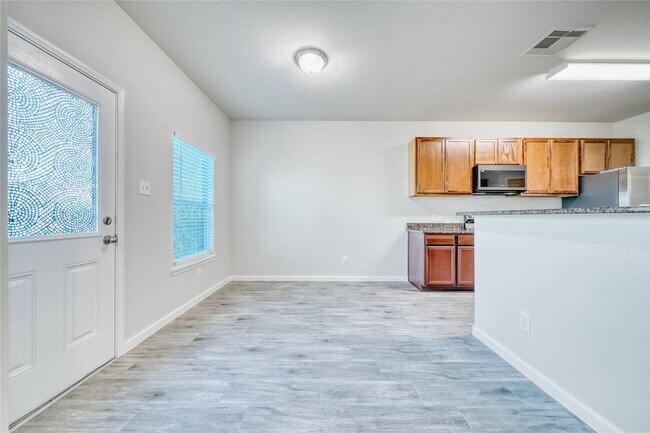 Building Photo - 6934 Orchid St