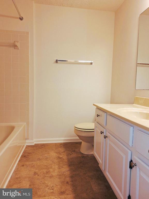 Building Photo - 505 Cross Ridge Ct