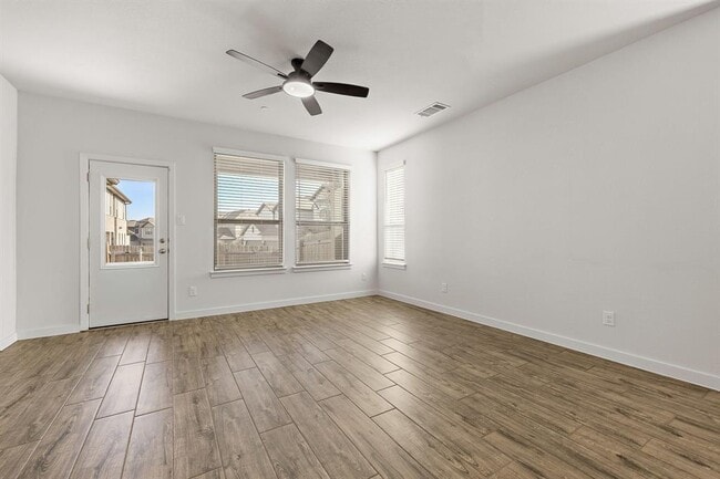 Building Photo - 2500 FOREST CREEK Dr