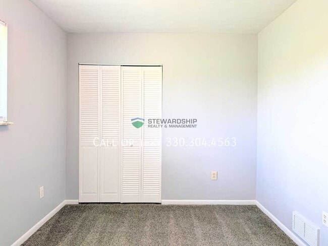 Building Photo - 15251 Lincoln Way W