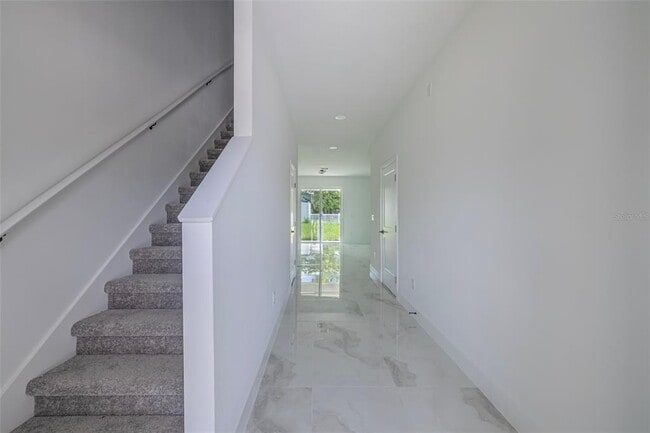 Building Photo - 2005 BARROSO St