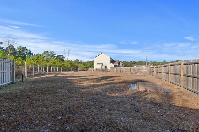 Building Photo - Close to Air Station/Camp Lejeune