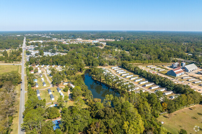 Pinetree Place Aerial Context - Pinetree Place Mobile Homes