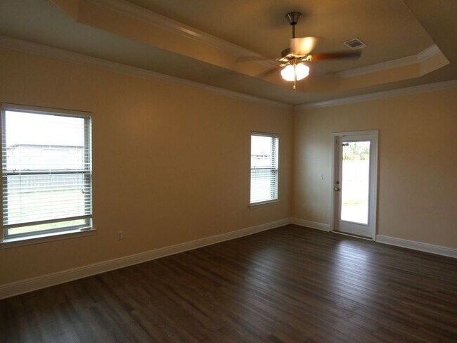 Building Photo - 5927 Palermo Dr
