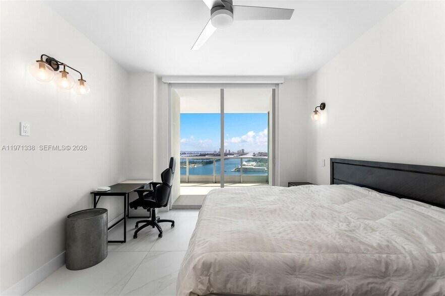 Building Photo - 900 Biscayne Blvd