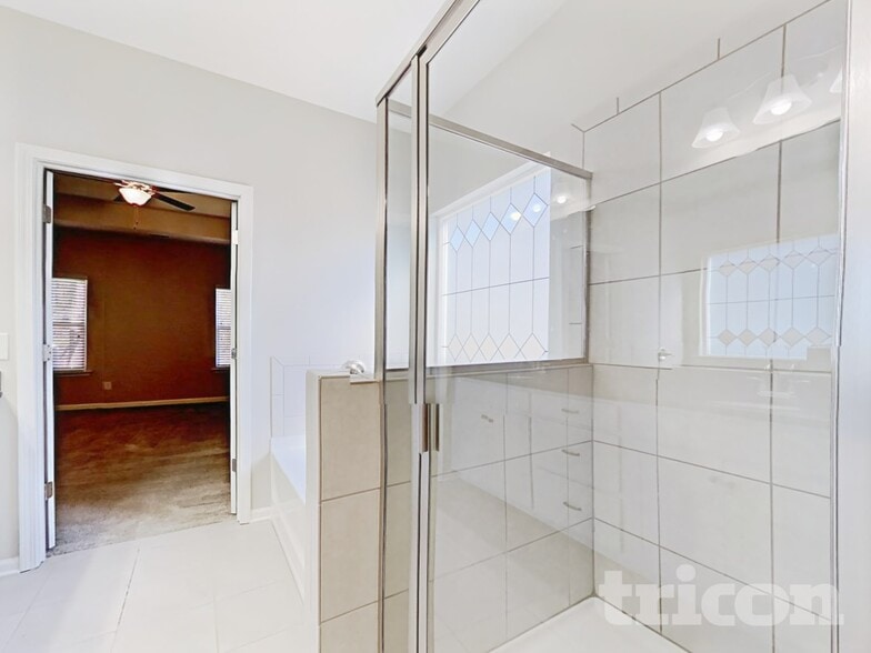 Building Photo - 7 Carrington Way