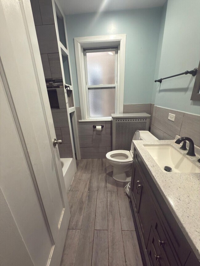 Building Photo - 6449 N Artesian Ave