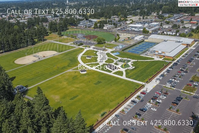 Building Photo - 502 185th St Ct E