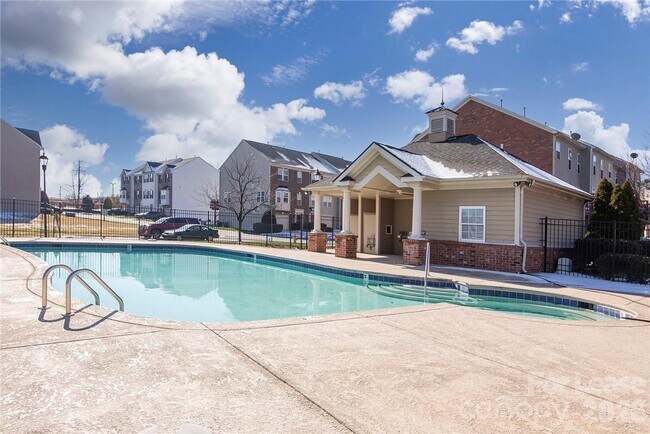 Building Photo - 9921 Kings Parade Blvd