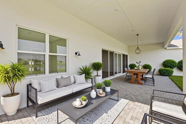Building Photo - 14823 Wildwood Cir