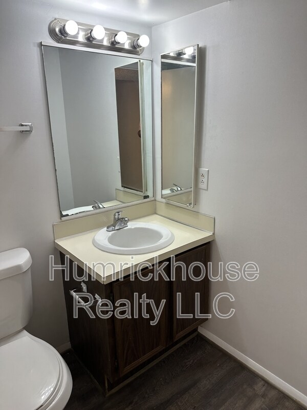 Building Photo - 3164 Central Ave