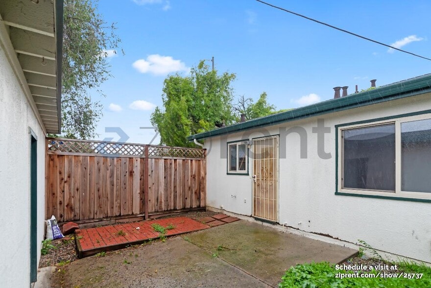 Building Photo - 4452 Viejo Way