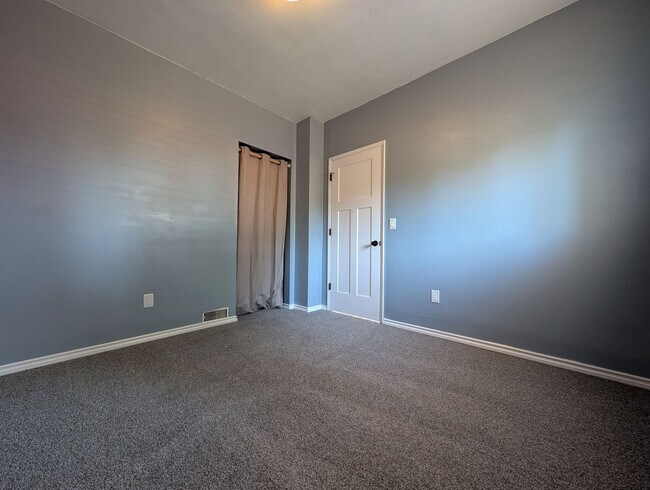 Building Photo - Wonderful 4-Bedroom, 2-Bath Home With Soli...