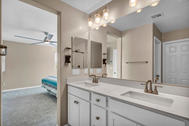 Building Photo - 688 Monroe Hl Pl