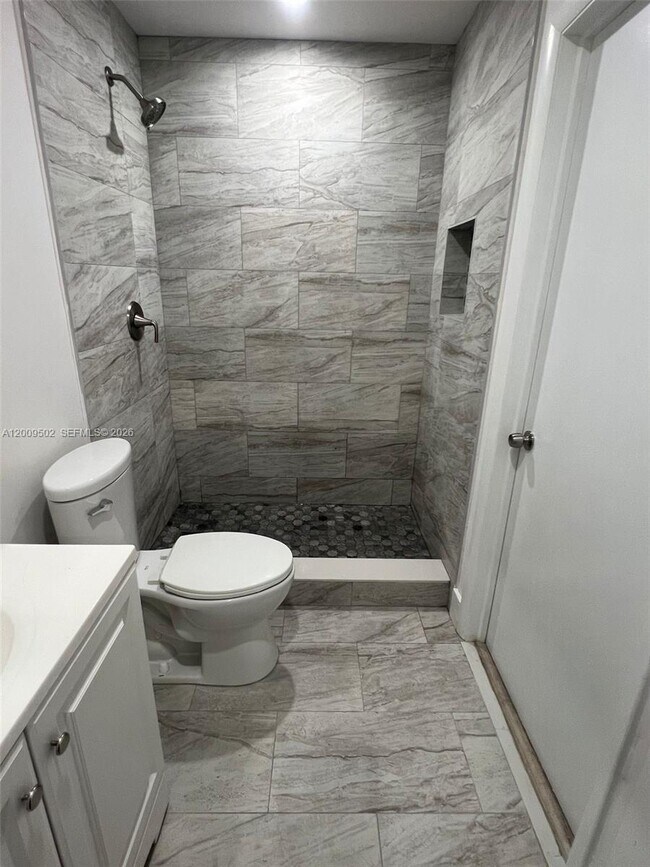 Building Photo - 9203 SW 138th Pl