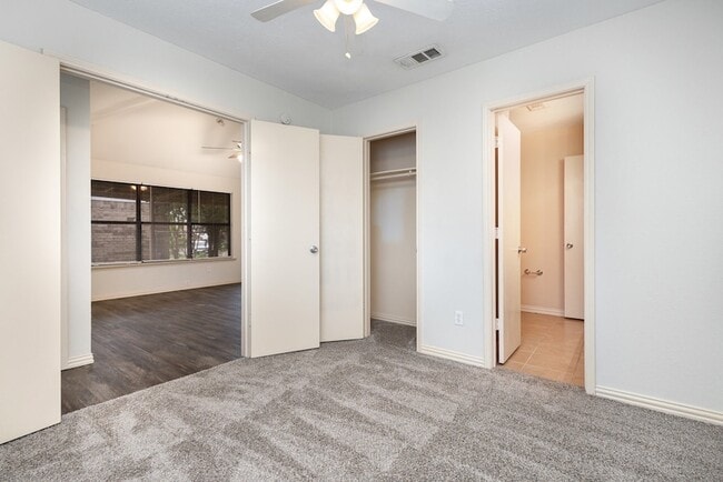 Building Photo - 1521 Wheatfield Ct