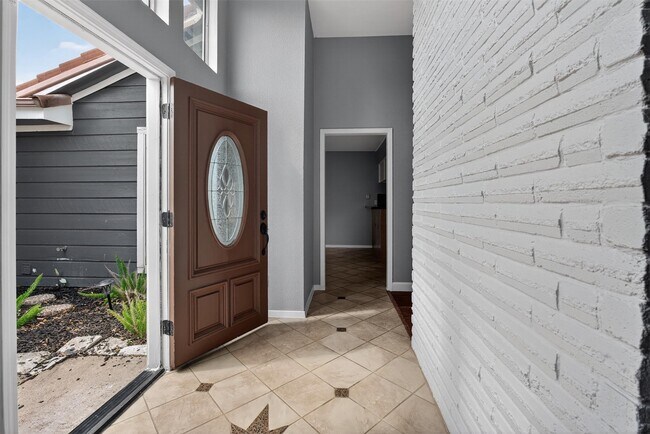 Building Photo - 6110 Gallant Forest Dr