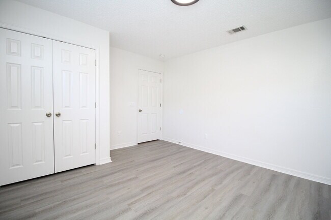 Building Photo - Coming March 14th — Stunning 4-Bed, 2-Bath Sunset Estates Home with Open-Concept Living, Chef’s K...