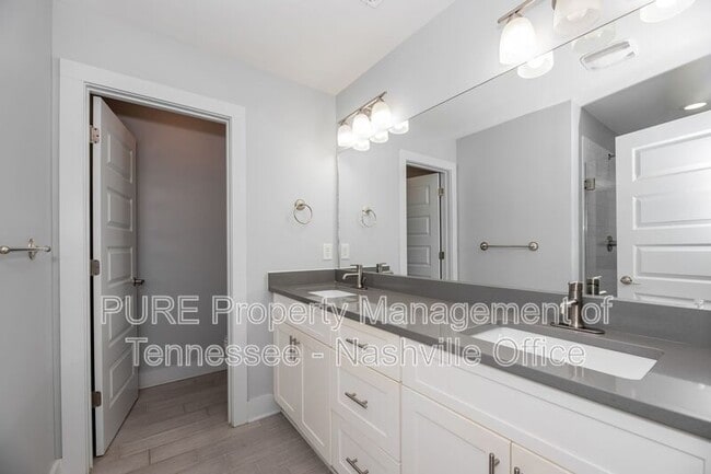 Building Photo - 919A Cahal Ave