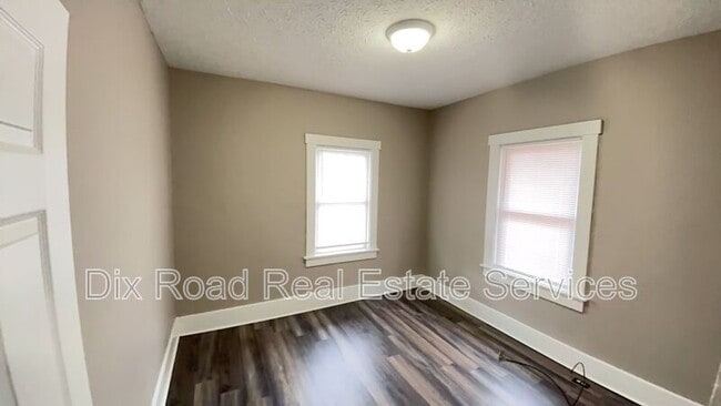 Building Photo - 821 Sixteenth Avenue