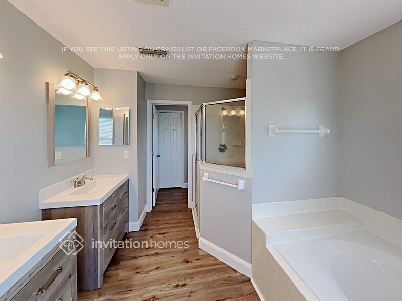 Building Photo - 3801 Pebble Brooke Circle South